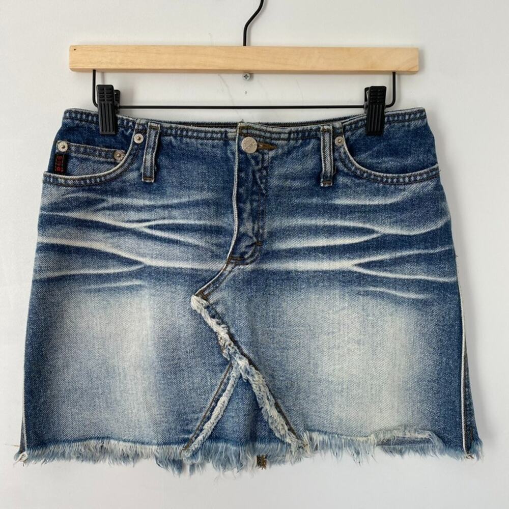 Vintage Mudd Yo! Womens Y2K Denim Mini Skirt Size 6 Distressed Raw Hem Low‎ Rise